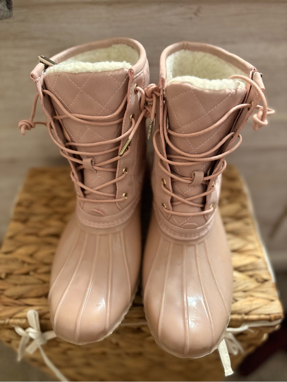 Women’s Pink Insulated Lace-Up Winter Boots